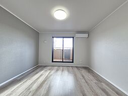 ミッドレジデンス角田 208 2階ワンルームのリビング/ダイニング