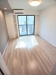 モーダ・フジ 101 1階1Kのリビング/ダイニング