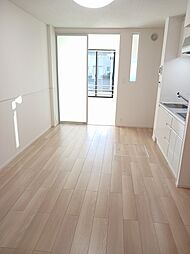 アステル・カロン 105 1階1LDKのリビング/ダイニング