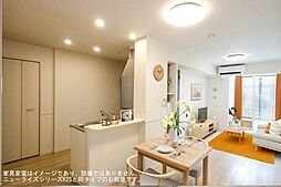 フレシール川東 102 1階1LDKのリビング/ダイニング