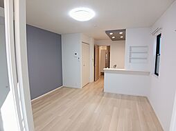 プラバーI 101 1階ワンルームのリビング/ダイニング