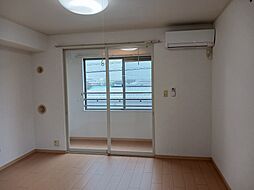 ヴィラモ−ドグリ−ン 204 2階1LDKのリビング/ダイニング