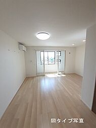 カインドハウスIII 203 2階1LDKのリビング/ダイニング