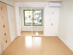 マウントック・フェザント 102 1階1LDKのリビング/ダイニング