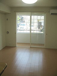 オ−ヴ　幸　 102 1階ワンルームのリビング/ダイニング