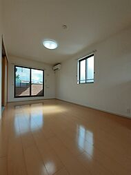 サニーフラット 302 3階1LDKのリビング/ダイニング