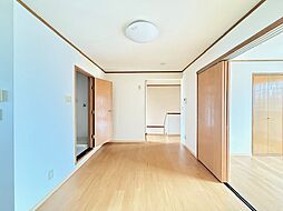 シャルム89 202 2階3LDKのリビング/ダイニング