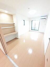 カーサピアッツァI 203 2階1LDKのリビング/ダイニング