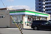 【コンビニエンスストア】ファミリーマート明姫幹線二見店まで1000ｍ
