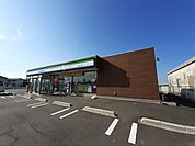 【コンビニエンスストア】ファミリーマート古川鶴ヶ埣店まで120ｍ