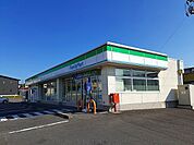 【コンビニエンスストア】ファミリーマート小牛田素山町店まで550ｍ
