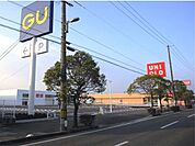 GU・ユニクロまで700ｍ