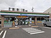 【コンビニエンスストア】ファミリーマート碧南入船町店まで110ｍ