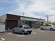 【コンビニエンスストア】ファミマ彦根川瀬馬場町店様まで290ｍ