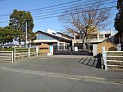【小学校】日吉東小学校まで550ｍ