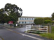 【小学校】高鍋町立高鍋西小学校まで300ｍ