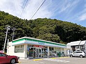 【コンビニエンスストア】ファミリーマート　茅野本町東店まで410ｍ