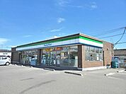 【コンビニエンスストア】ファミリーマート大河原住吉町店まで700ｍ