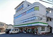 【コンビニエンスストア】ファミリーマート新安城店まで160ｍ