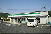 【コンビニエンスストア】ファミリーマート鶴市町店さんまで550ｍ