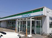 【コンビニエンスストア】ファミリーマート富山羽根店まで750ｍ