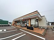 【コンビニエンスストア】セブンイレブン三条西本成寺店まで934ｍ