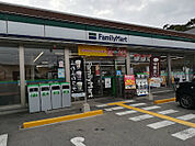 【コンビニエンスストア】ファミリーマート 橿原石川町店まで550ｍ