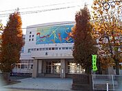 【小学校】秋田市立牛島小学校まで700ｍ