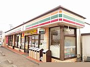 【コンビニエンスストア】セブンイレブン　西都岡富店まで700ｍ