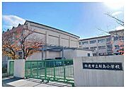 【小学校】鈴鹿市立桜島小学校まで950ｍ