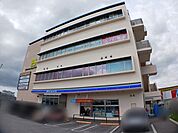 【コンビニエンスストア】ローソンモノレール浦西駅前まで230ｍ
