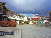 【小学校】中佐都小学校まで600ｍ