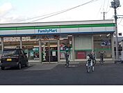 【コンビニエンスストア】ファミリーマート南福島駅北店まで750ｍ