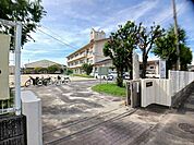 【小学校】高田小学校まで550ｍ