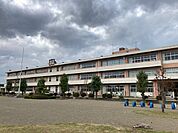 【小学校】市貝町立市貝小学校まで1200ｍ