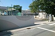 【小学校】小坂井西小学校まで250ｍ