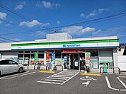 【コンビニエンスストア】ファミリーマート新居浜泉池店まで209ｍ