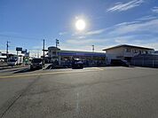 【コンビニエンスストア】ローソン 高知潮新町二丁目店まで290ｍ