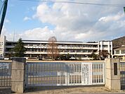 【小学校】矢掛小学校まで600ｍ