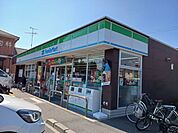 【コンビニエンスストア】ファミリーマート国富店さんまで270ｍ