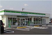 【コンビニエンスストア】ファミリーマート安来飯島店まで450ｍ