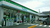 【コンビニエンスストア】ファミリーマート新居浜沢津店様まで400ｍ