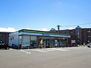 【コンビニエンスストア】ファミリーマート塩井店まで950ｍ