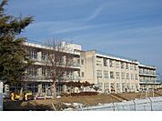 【小学校】伊達小学校まで240ｍ