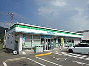 【コンビニエンスストア】ファミリーマート坂出加茂町店まで500ｍ