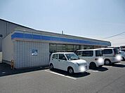 【コンビニエンスストア】ローソン国道辻店まで581ｍ