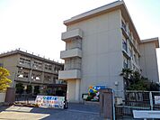 【小学校】幕山小学校まで850ｍ
