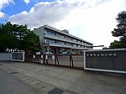 【小学校】太田市立旭小学校まで1100ｍ
