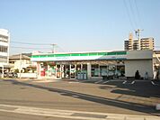 【コンビニエンスストア】ファミリーマート 三原宮沖店まで392ｍ
