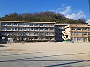 【小学校】千田小学校まで450ｍ